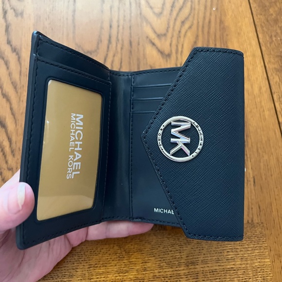 NWT Michael Michael Kors Women's Greenwich Small Envelope Trifold Wallet Navy - Picture 3 of 5
